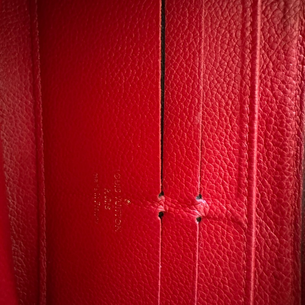 LOUIS VUITTON Red zippy Wallet - Picture 15 of 16